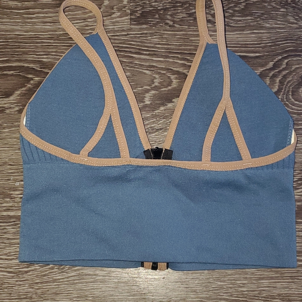 Zip-Up Bralette Crop Top - Picture 3 of 7
